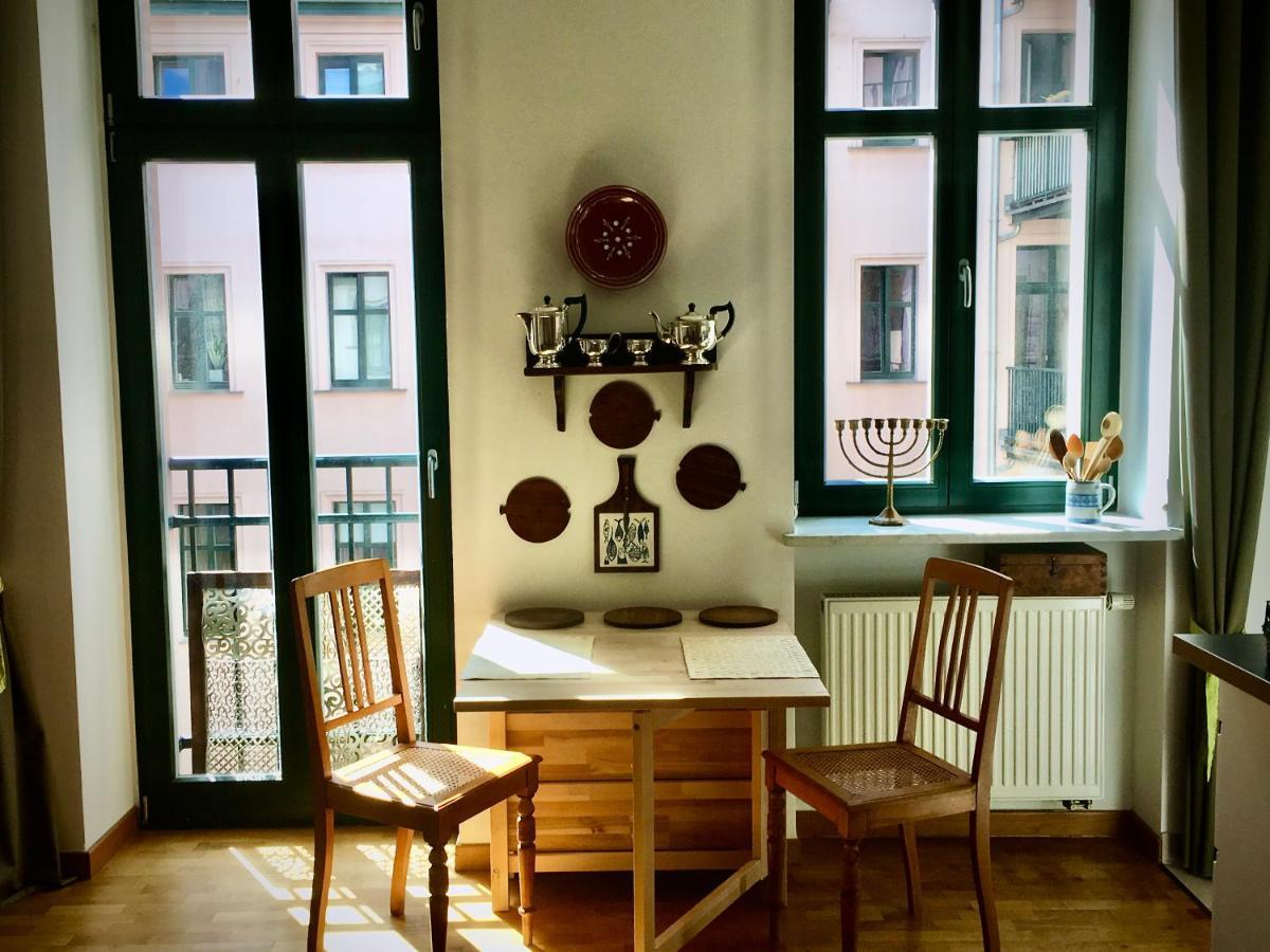 2-Zimmer-Apartment "Monbijou" Am Hackeschen Markt Берлін Екстер'єр фото